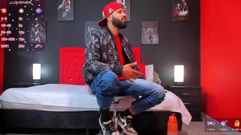 Thia Gomez online show from January 8, 12:15 pm