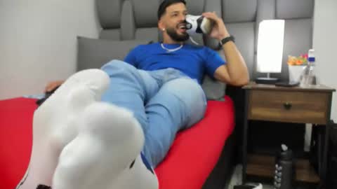 Thia Gomez online show from March 12, 7:31 pm