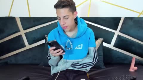 Thiago   online show from March 8, 2:10 pm