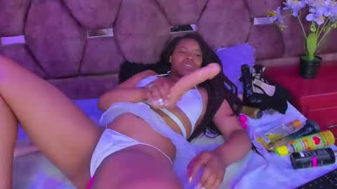 thiana_taylor online show from October 9, 9:57 pm