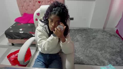 thianahornyy online show from February 17, 12:45 pm