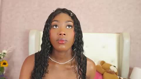 ThianaLopez online show from November 3, 9:05 pm