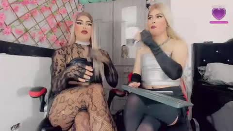 Snapshot of thiara_veky chatting on July 20, 8:00 pm Thiara online show from July 20, 8:00 pm