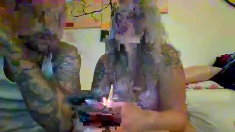 thiccthicc13 online show from September 15, 12:21 am