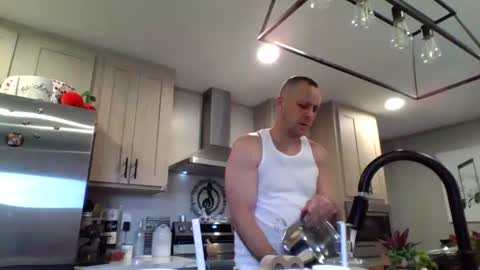 Val online show from April 21, 4:23 pm