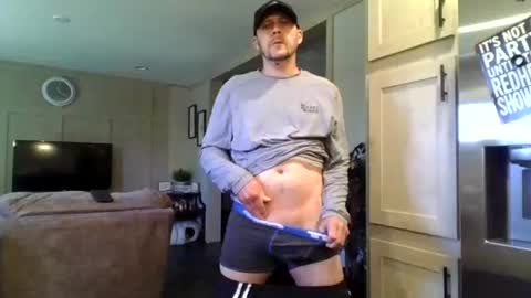 Snapshot of thick_dick11 chatting on May 12, 3:20 pm Val online show from May 12, 3:20 pm