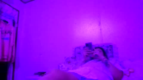 thickassazn93 online show from October 6, 1:58 am