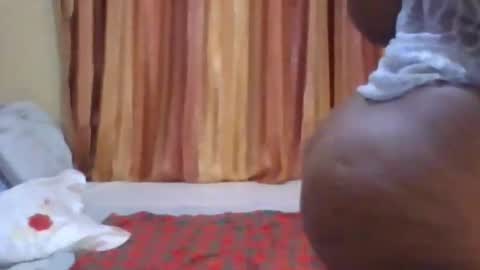 Snapshot of thickbotty_ebony chatting on February 25, 12:37 pm thickbotty_ebony online show from February 25, 12:37 pm