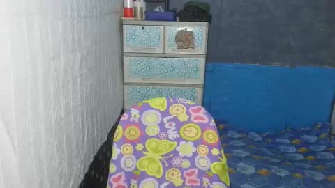 thickcock bella online show from March 2, 12:13 am