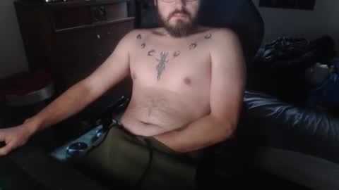 Snapshot of thickgarrett chatting on December 12, 1:49 pm thickgarrett online show from December 12, 1:49 pm