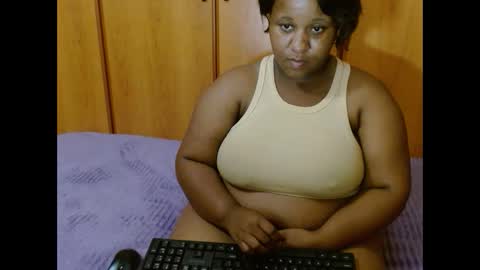 thickjuicyxxx online show from October 4, 7:23 pm