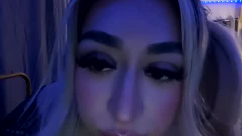 Snapshot of thicklatinamami1 chatting on May 10, 6:40 am thicklatinamami1 online show from May 10, 6:40 am