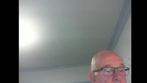 Snapshot of thickmelnik chatting on January 24, 3:22 am James online show from January 24, 3:22 am