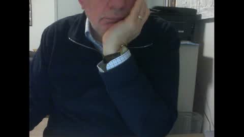 Snapshot of thickmelnik chatting on June 29, 3:45 pm James online show from June 29, 3:45 pm