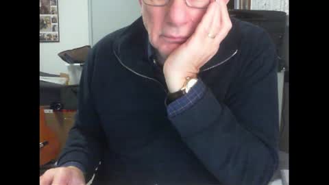 Snapshot of thickmelnik chatting on July 4, 3:07 pm James online show from July 4, 3:07 pm