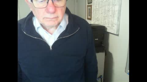 Snapshot of thickmelnik chatting on July 15, 2:55 pm James online show from July 15, 2:55 pm