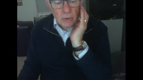 Snapshot of thickmelnik chatting on July 18, 4:27 am James online show from July 18, 4:27 am