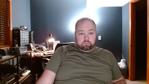 Snapshot of thickmngeek chatting on December 29, 3:44 am thickmngeek online show from December 29, 3:44 am
