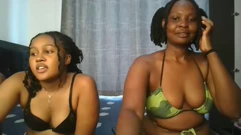 Snapshot of thicky_rue chatting on April 27, 8:34 am Rue online show from April 27, 8:34 am
