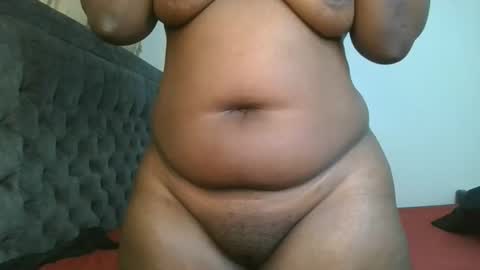 Snapshot of thicky_rue chatting on May 13, 10:49 pm Rue online show from May 13, 10:49 pm