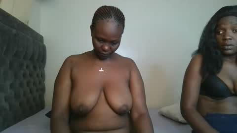 Snapshot of thicky_rue chatting on May 19, 6:03 pm Rue online show from May 19, 6:03 pm