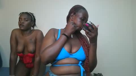 Snapshot of thicky_rue chatting on May 28, 6:49 pm Rue online show from May 28, 6:49 pm