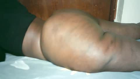 Snapshot of thickybabe_05 chatting on January 25, 9:04 pm thickybabe_05 online show from January 25, 9:04 pm