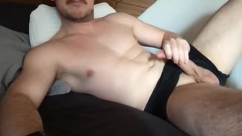 Snapshot of thierrinho8148 chatting on March 2, 11:28 am thierrinho8148 online show from March 2, 11:28 am