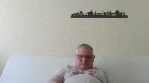 Thierrysymp online show from April 19, 1:32 pm