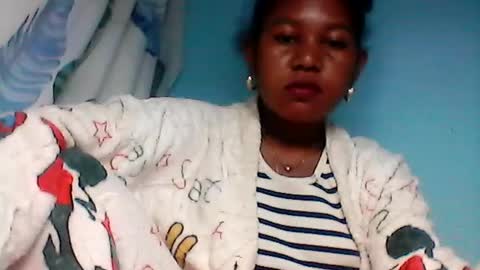 Snapshot of thierryzz chatting on July 5, 4:19 am thierryzz online show from July 5, 4:19 am