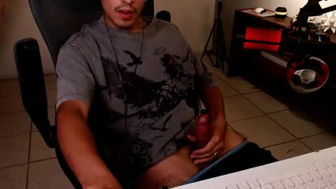 Snapshot of thieves_us chatting on May 14, 7:26 am thieves_us online show from May 14, 7:26 am