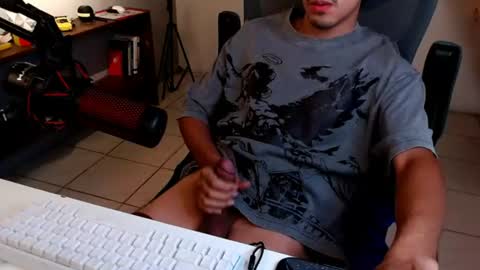 Snapshot of thieves_us chatting on June 12, 5:34 pm thieves_us online show from June 12, 5:34 pm