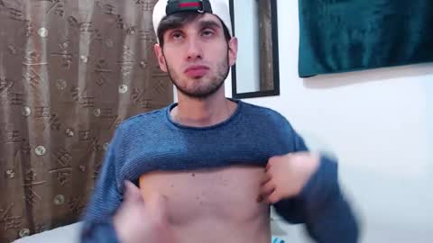 Snapshot of thiiago_tay chatting on November 18, 6:29 am Thiiago online show from November 18, 6:29 am