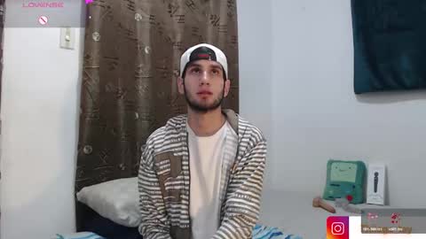 Snapshot of thiiago_tay chatting on November 27, 9:44 am Thiiago online show from November 27, 9:44 am