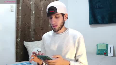 Snapshot of thiiago_tay chatting on December 1, 7:30 pm Thiiago online show from December 1, 7:30 pm