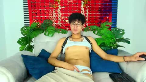 Thiago Saenzz online show from February 23, 3:53 pm