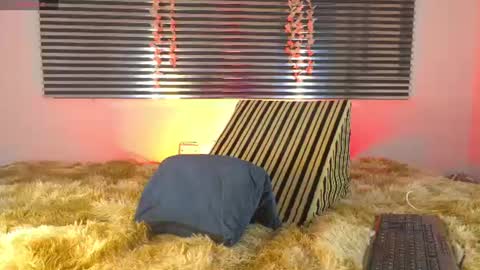 Snapshot of thiiagosaeenz chatting on August 1, 9:46 pm Thiago Saenzz online show from August 1, 9:46 pm