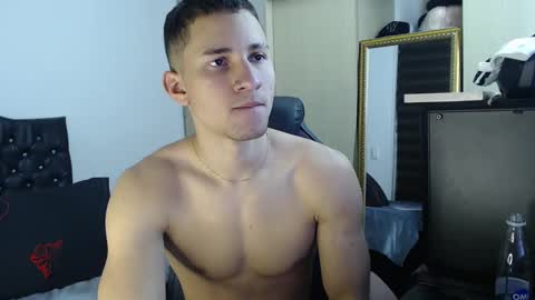 thin_tommy11 online show from January 7, 2:42 am