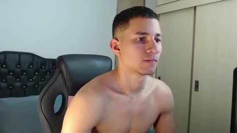 thin_tommy11 online show from January 16, 2:09 am