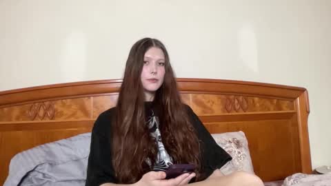 Snapshot of thingstheydidformeoutoflove chatting on November 16, 1:39 pm alex online show from November 16, 1:39 pm