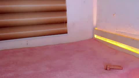 LAURA online show from November 26, 10:44 pm