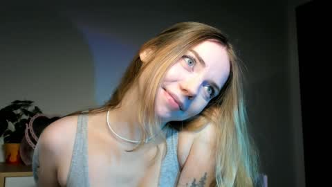 Amelia  shows on mondays fridays and sundays  if anything changes im giving updates on my fansly  online show from December 20, 7:07 pm