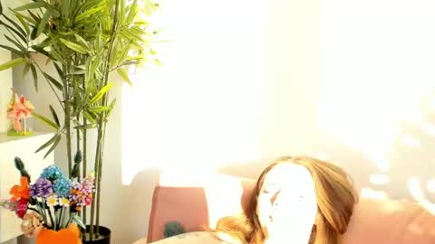 Snapshot of thisisamelia chatting on June 12, 5:01 pm Amelia shows on mondays fridays and sundays if anything changes im giving updates on my fansly online show from June 12, 5:01 pm