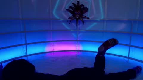 Snapshot of thisisjenna chatting on December 14, 3:39 pm thisisjenna online show from December 14, 3:39 pm