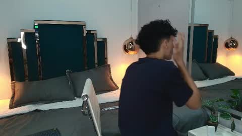 thom_amees online show from August 5, 12:41 pm