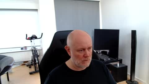 thomas806035 online show from August 5, 9:23 am