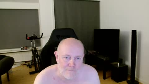 thomas806035 online show from August 7, 9:28 pm