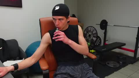 Snapshot of thomas_brons chatting on June 21, 5:21 am THOMAS BRONS online show from June 21, 5:21 am