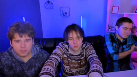 thomas_crow online show from February 8, 9:45 am