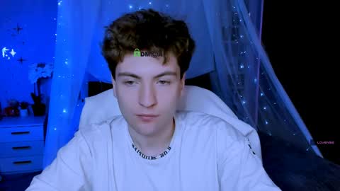 thomas_crow online show from March 27, 9:53 am